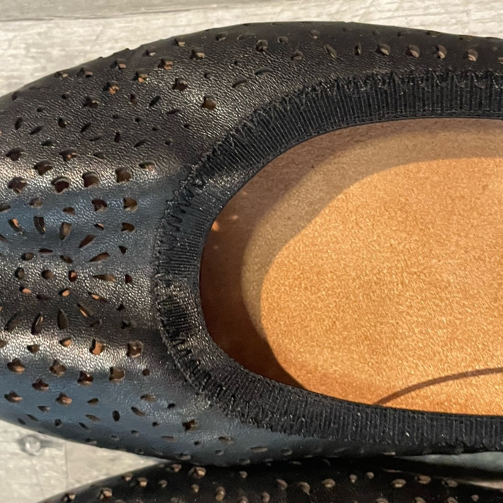 Vionic black Shoes - Picture 8 of 16